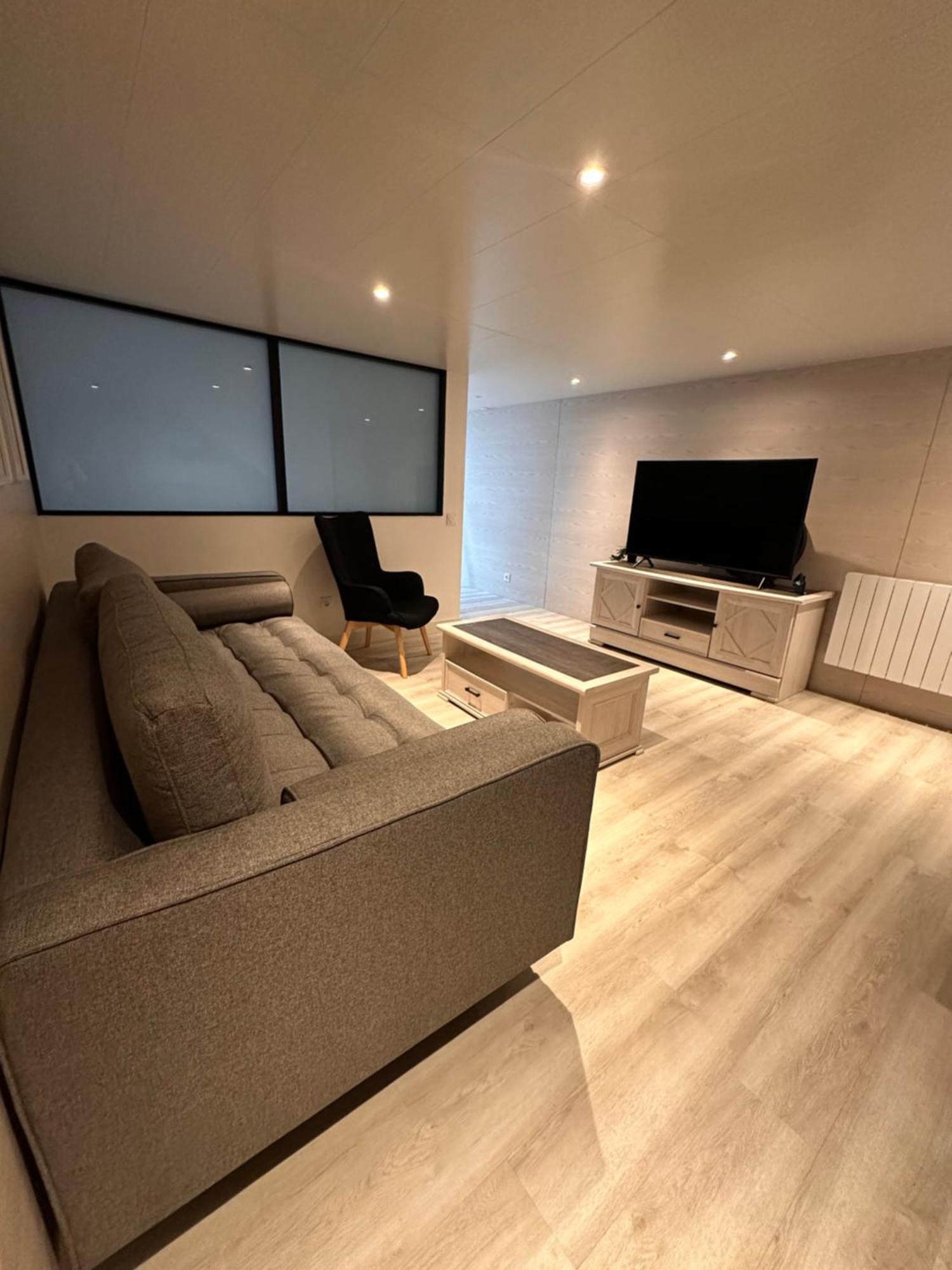 Jolie Dependance Equipee Apartment Cholet Exterior foto